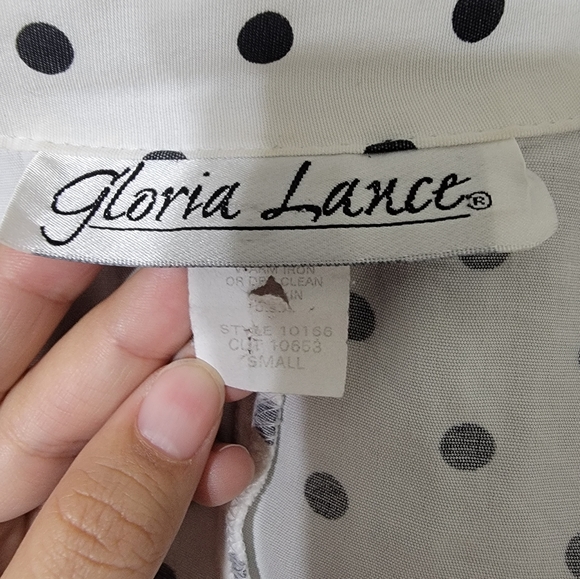 White polkadot blouse - Picture 3 of 3